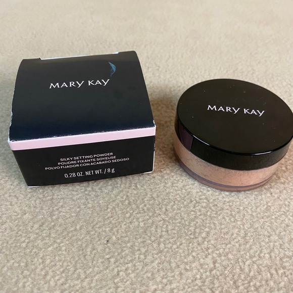 Mary Kay Other - Mary Kay Silky Setting Powder Medium Beige 0.28 oz 8g BR16 Flawless Makeup New